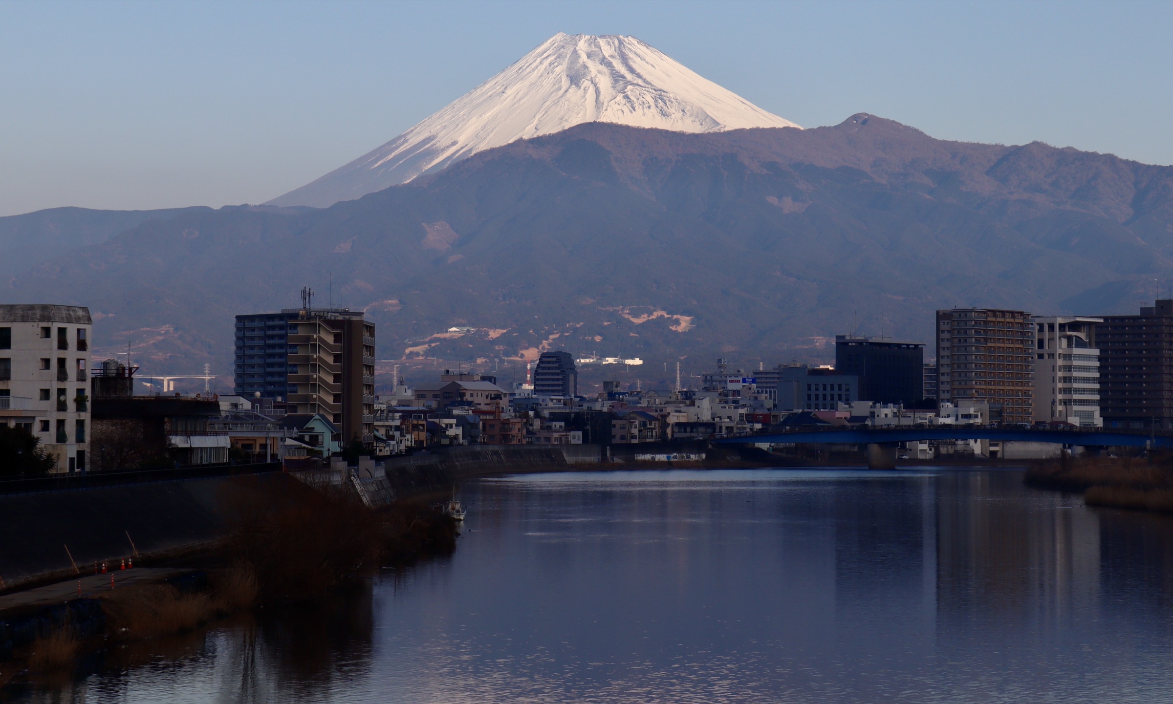 富士山と澄んだ空 — MacPlanningの拠点エリアの風景